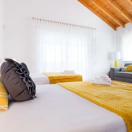 Holiday With Private Pool Πανσιόν