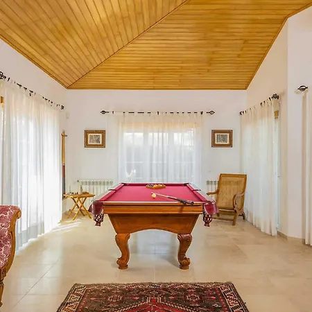 Holiday With Private Pool Amoreira (Leiria)