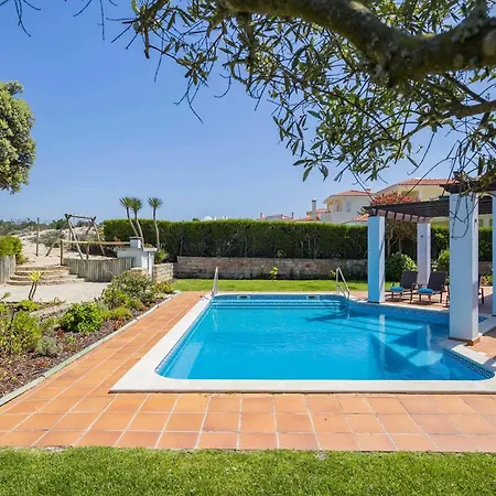 Holiday With Private Pool Amoreira (Leiria)